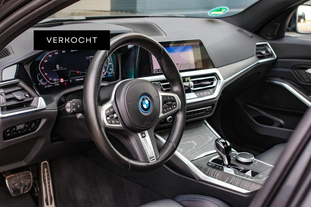 BMW 3-serie Touring 330e M-Sport *Pano*M-Stoelen*Laser*Keyle, 1998 cc, Achterwielaandrijving, Gebruikt, 4 cilinders