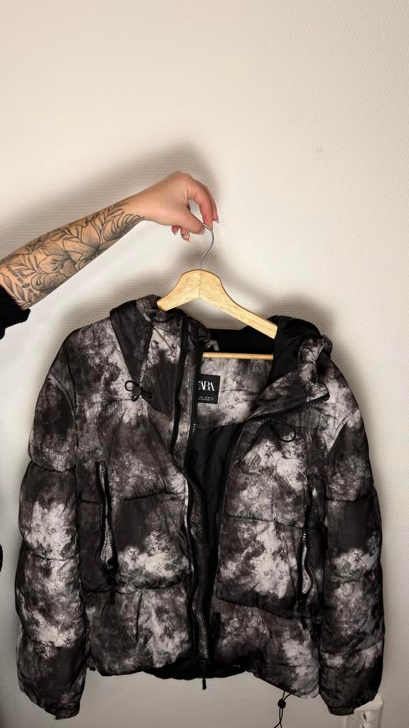 Zara heren pufferjack met capuchon, maat L, Kleding | Heren, Jassen | Winter, Ophalen of Verzenden, Zo goed als nieuw, Maat 52/54 (L)