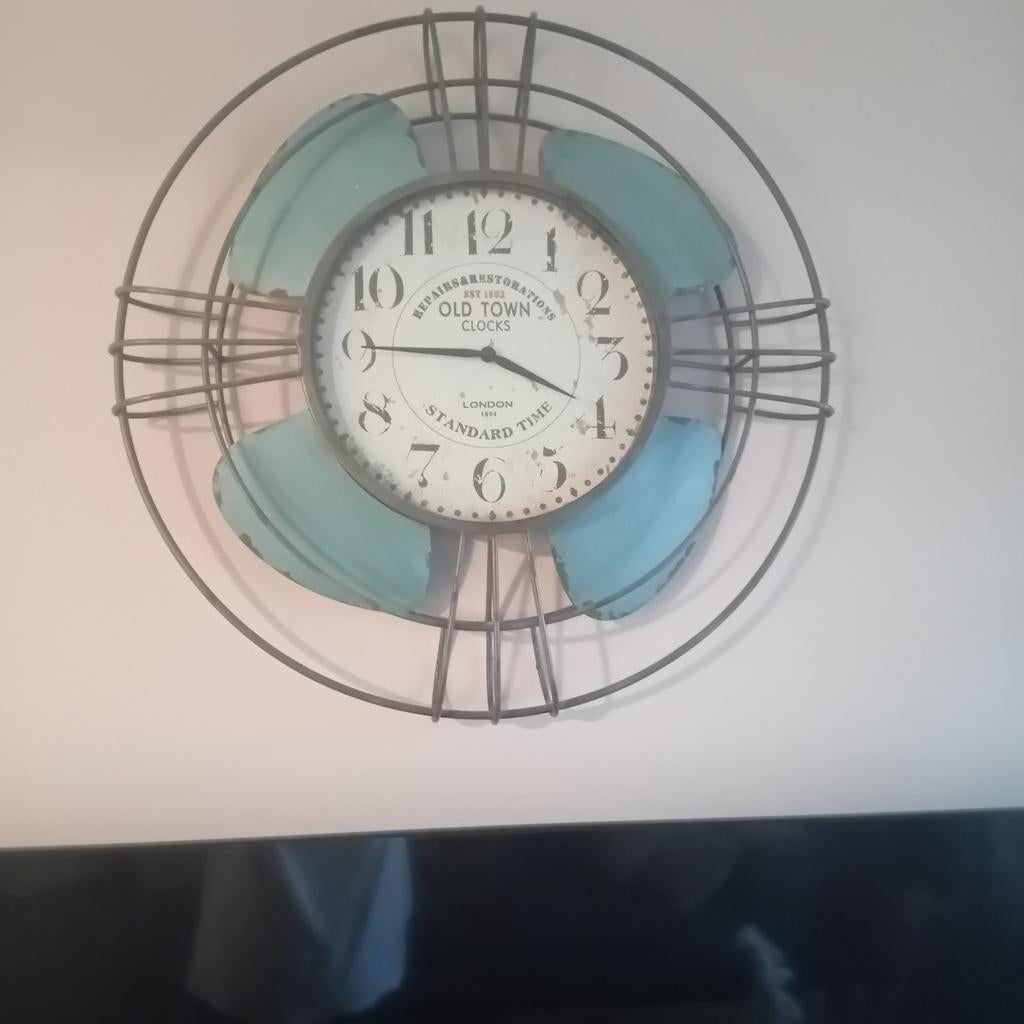 Wandklok,70cm doorsnee., Ophalen of Verzenden, Zo goed als nieuw, Wandklok