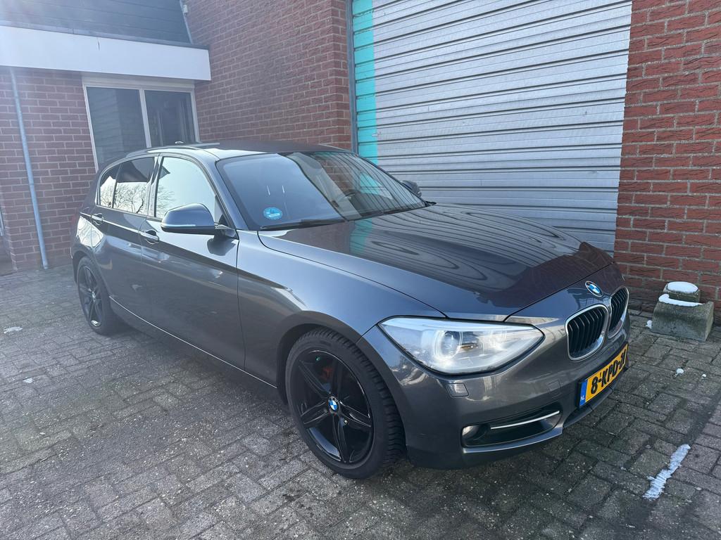 BMW 1-serie 116i EDE High Executive NAV.+ Clima Bj:2013 NAP!, Auto's, BMW, 1-Serie, Gebruikt, Euro 6, 4 cilinders