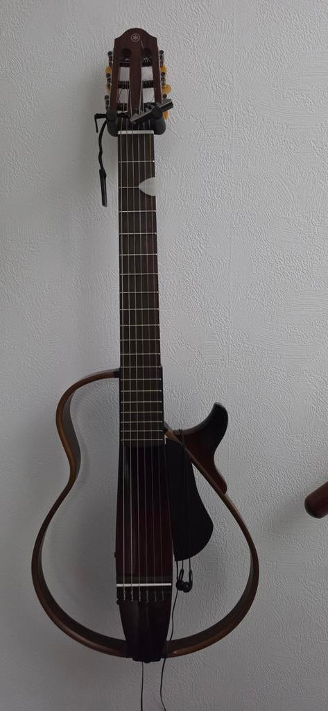 Yamaha SLG200N silent guitar met gigback & oortjes - nieuwst, Muziek en Instrumenten, Ophalen, Zo goed als nieuw, Klassieke of Spaanse gitaar