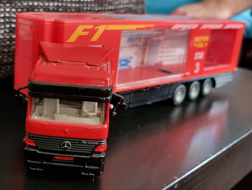 Siku vrachtwagen Formule 1, Hobby en Vrije tijd, Modelauto's | 1:50, Ophalen of Verzenden, Zo goed als nieuw, Bus of Vrachtwagen