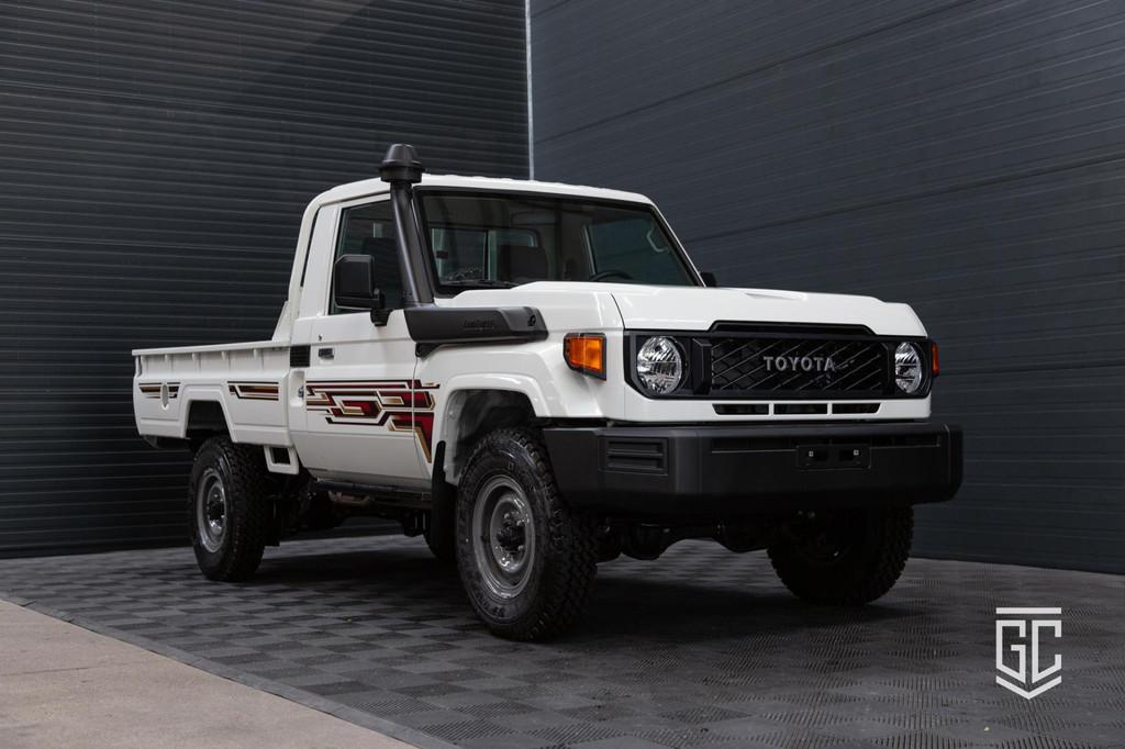 Toyota Land Cruiser GRJ79 Single Cab M/T, Auto's, Toyota, 228 pk, Origineel Nederlands, Bedrijf, Handgeschakeld