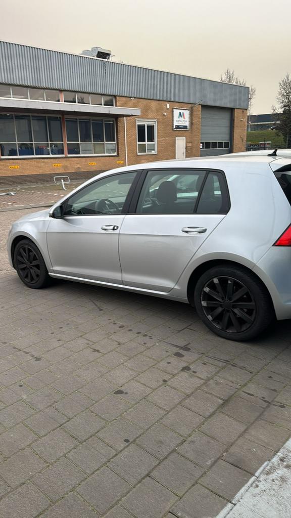 Volkswagen Golf 1.6 TDI LEES TEKST!!!! 81KW 5D 2016 Grijs, Auto's, Voorwielaandrijving, Zwart, 4 cilinders, Bedrijf
