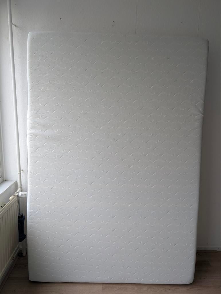 Matras 140x200 Gold F110 Wellpur, Zo goed als nieuw, Twijfelaar, Matras, 200 cm