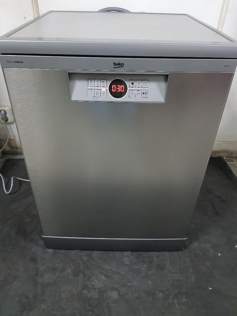 RVS Beko Vrijstaande vaatwasser werkt Perfect (2 jaar oud), Ophalen, Minder dan 85 cm, Energieklasse A of zuiniger, Zo goed als nieuw