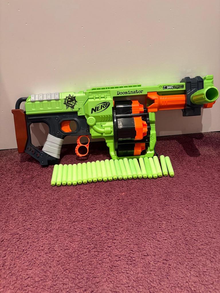 Nerf Zombie Strike Doominator, Ophalen of Verzenden, Zo goed als nieuw