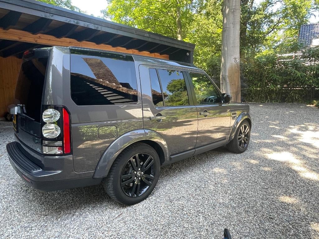 Land Rover Discovery 3.0 Tdv6 211pk Aut. 2015 Grijs metallic, Auto's, Land Rover, Navigatiesysteem, 2993 cc, 7 stoelen, Leder