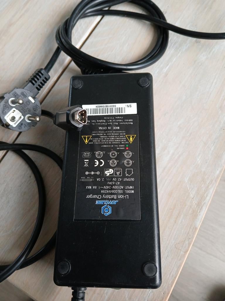 Joycube Li-ion Batterijlader, Ophalen