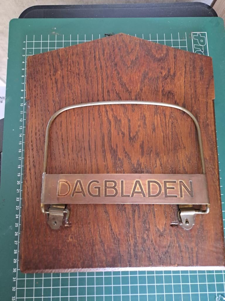 Vintage dagbladen houder, Antiek en Kunst, Ophalen of Verzenden