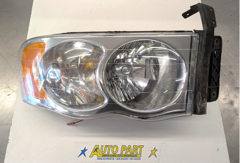 Dodge Ram 1500 koplamp 2002-2005, Auto-onderdelen, Gebruikt, PO Box 21-8004 | Auburn Hills, MI 48321-8004, Amerikaanse onderdelen