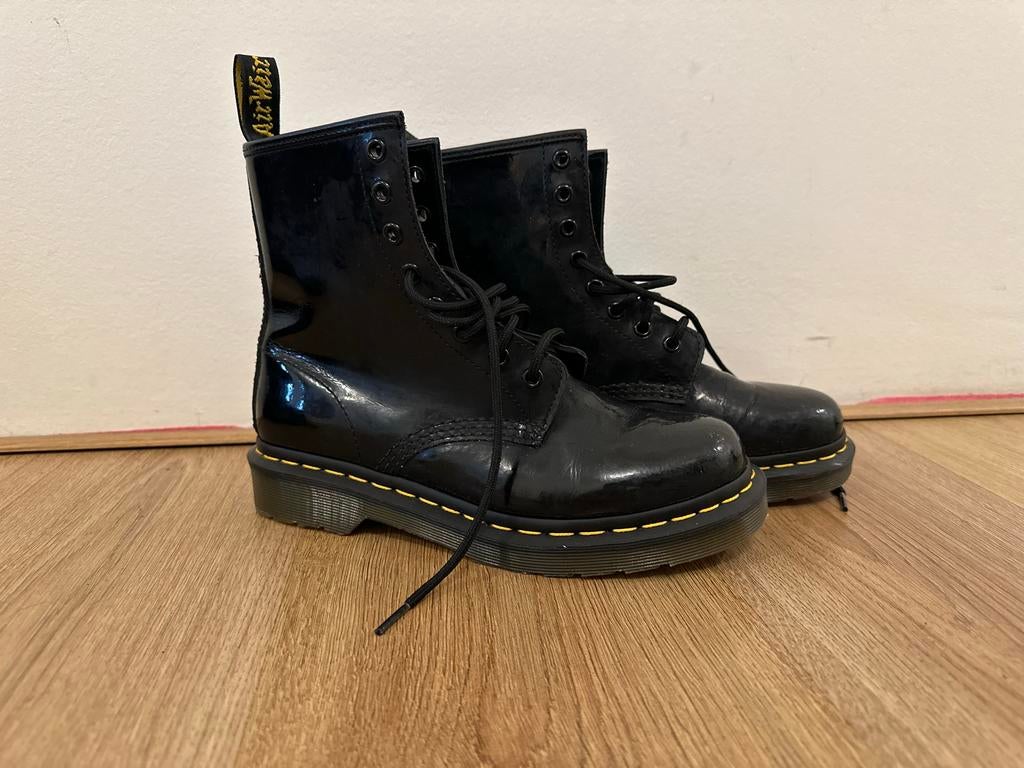 Dr. Martens Glans Patent Lak - Maat 38, Kleding | Dames, Schoenen, Ophalen of Verzenden, Zo goed als nieuw, Zwart, Lage of Enkellaarzen