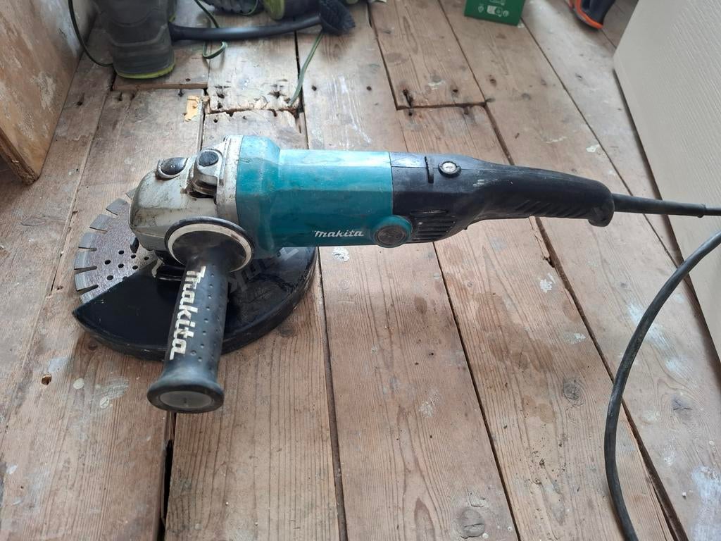 Makita haakse slijper, Doe-het-zelf en Verbouw, Gereedschap | Slijpmachines, Ophalen of Verzenden, Gebruikt, 1000 watt of meer