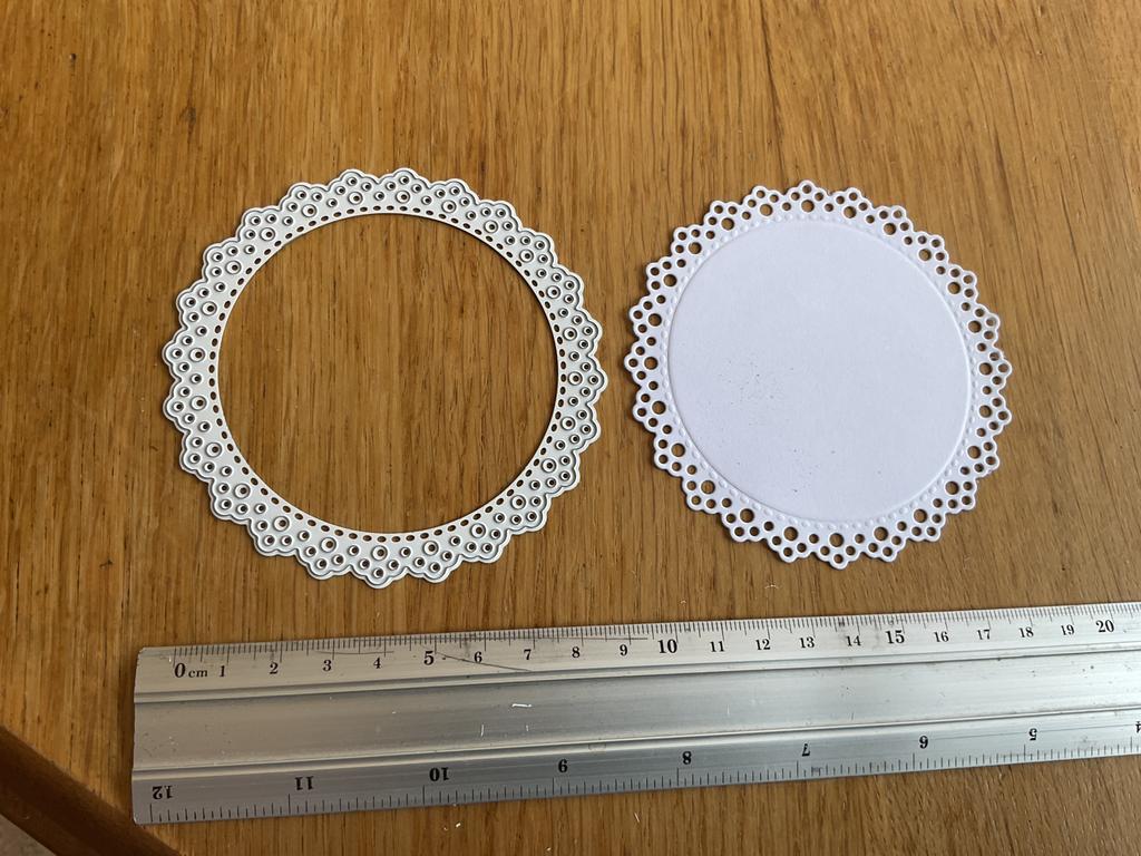 Snijmal rond van Marianne design 893, Hobby en Vrije tijd, Ophalen of Verzenden, Zo goed als nieuw, Overige thema's, Pons of Mal