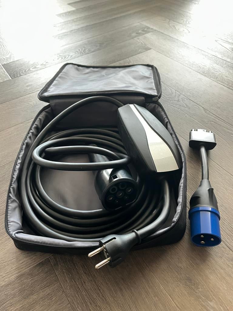 Tesla Mobile Connector / thuislader 230V, Ophalen, Zo goed als nieuw, Laadkabel