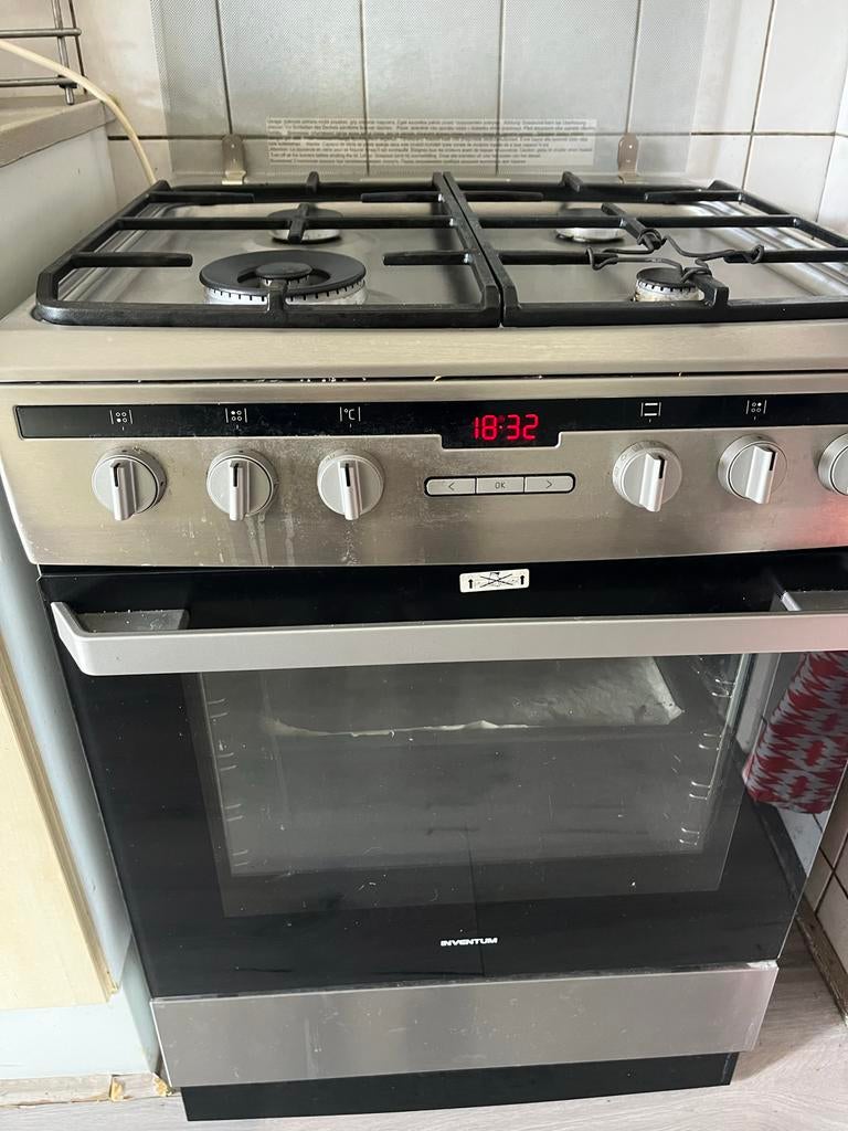 Te koop gasfornuis met oven, Gebruikt, Gas, 4 kookzones, Ophalen of Verzenden