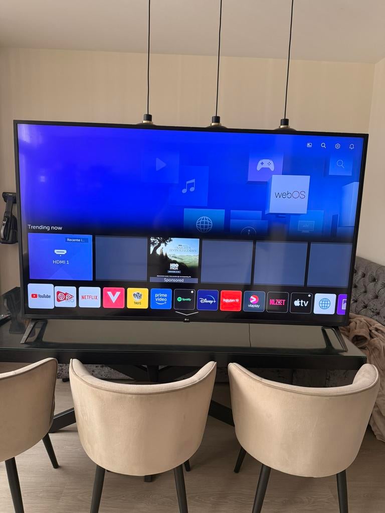 Lg 70 inch 4 k tv, 50 Hz, Ophalen of Verzenden, Zo goed als nieuw, 100 cm of meer