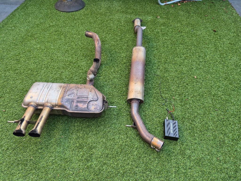 Originele Uitlaat renault megane 4 rs met klep, Ophalen, Gebruikt, Renault