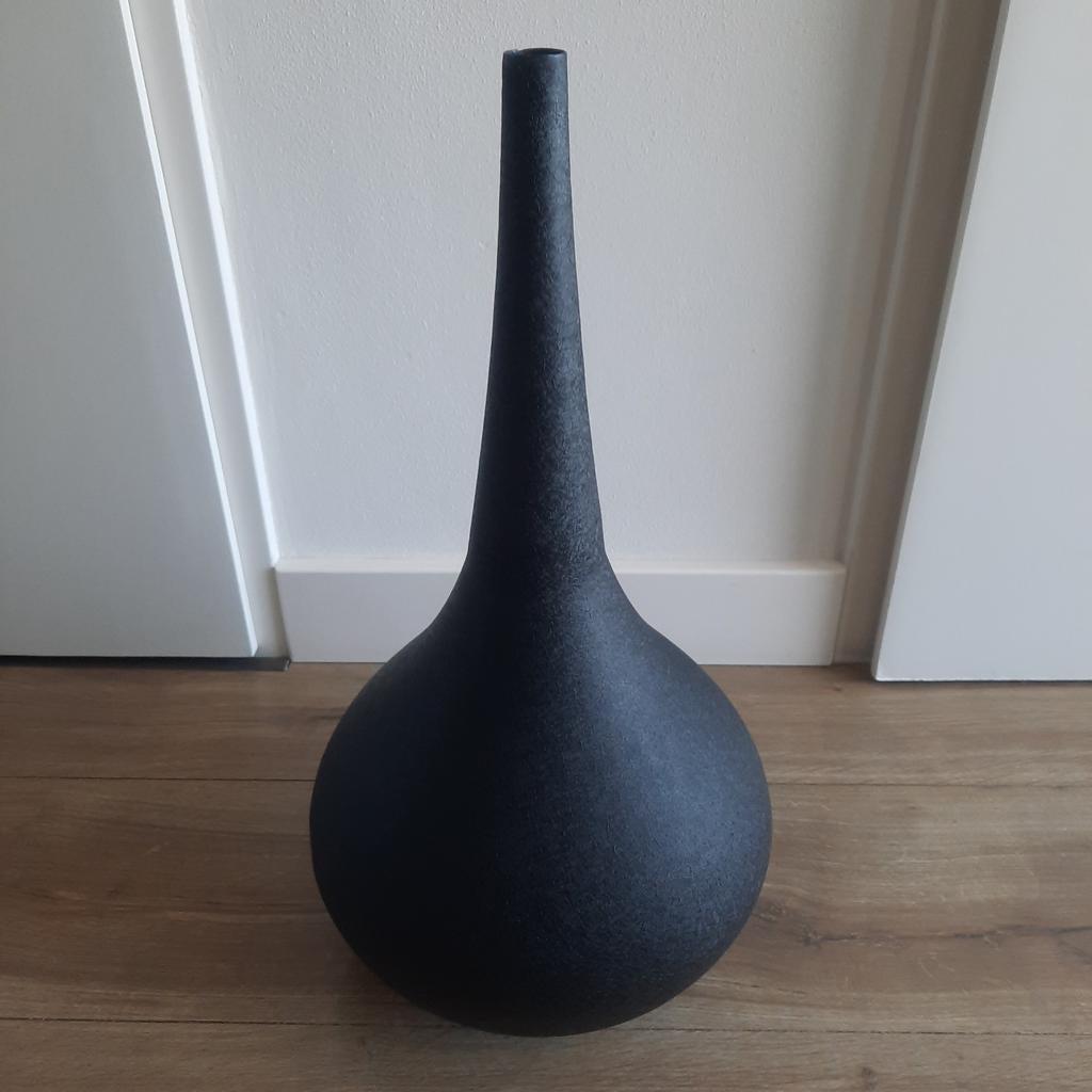 Moderne Zwarte Vaas 'Bob' - Stijlvol Design, Ophalen, Overige materialen, 25 tot 50 cm, Zwart