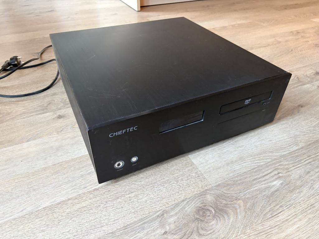 HTPC Chieftec 44cm (aluminium), Ophalen, Zo goed als nieuw, HDMI, Zonder harde schijf