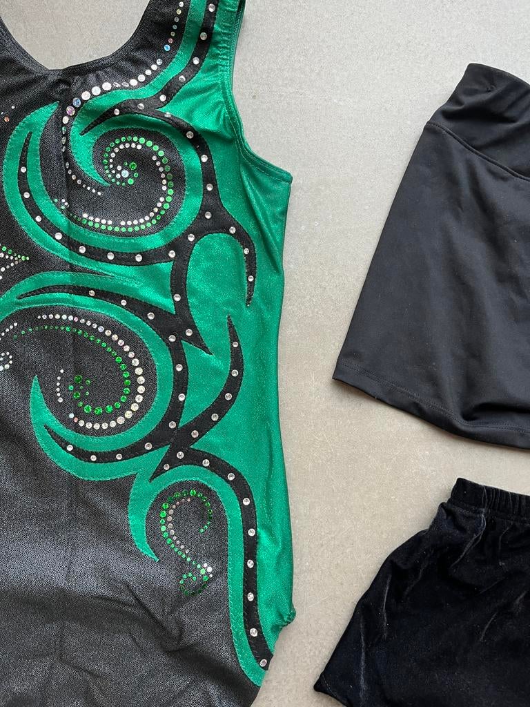 Turnpakje met 2 broekjes maat 152, Ophalen of Verzenden, Gebruikt, Meisje, Sport- of Zwemkleding