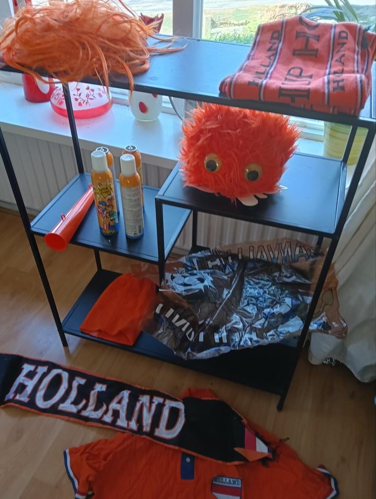 Tas met oranje spulletjes, Hobby en Vrije tijd, Feestartikelen, Ophalen, Gebruikt, Versiering, Oranje of Koningsdag