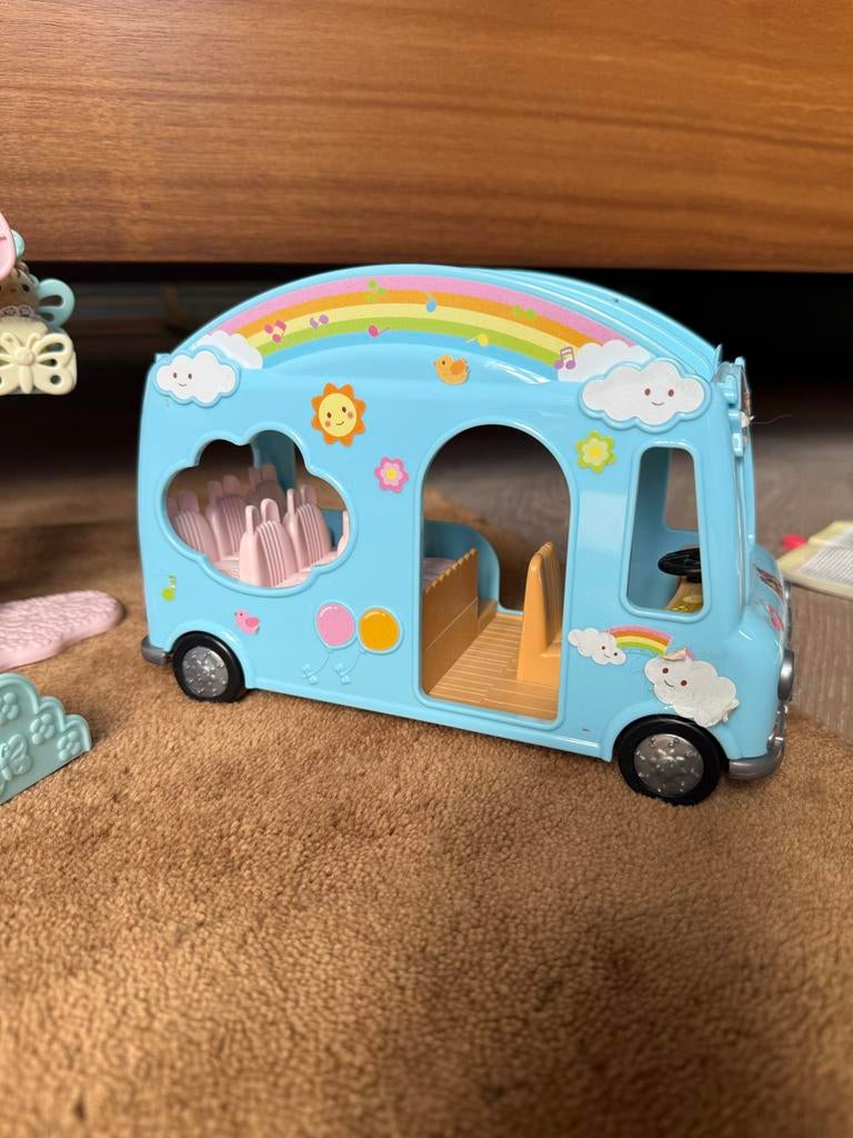 Sylvanian Families Draaimolen, Bus & Snoepwagen met 2 Popjes, Kinderen en Baby's, Speelgoed | Overig, Gebruikt, Jongen of Meisje
