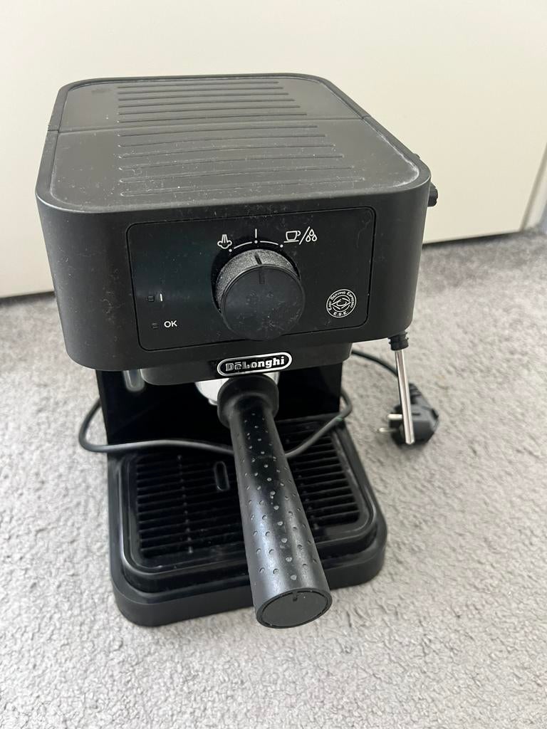Delonghi koffiemachine, Ophalen, Zo goed als nieuw, Koffiemachine