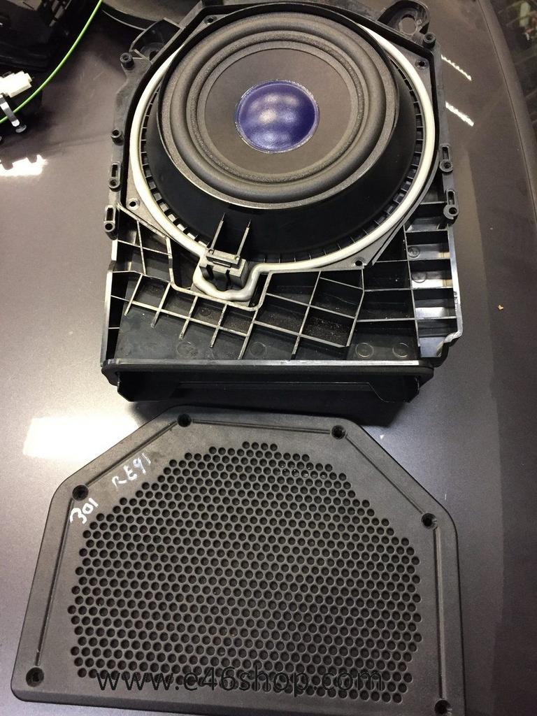 Subwooofer BMW E87  E90 E91 onder de stoelen links en rechts, Ophalen of Verzenden, -, -, -