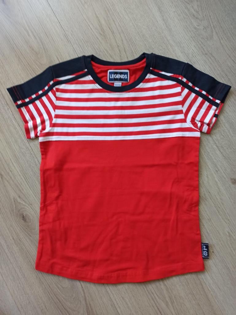 Legends T-shirt rood/wit gestreept maat 122/128, Kinderen en Baby's, Ophalen of Verzenden, Zo goed als nieuw, Legends, Jongen
