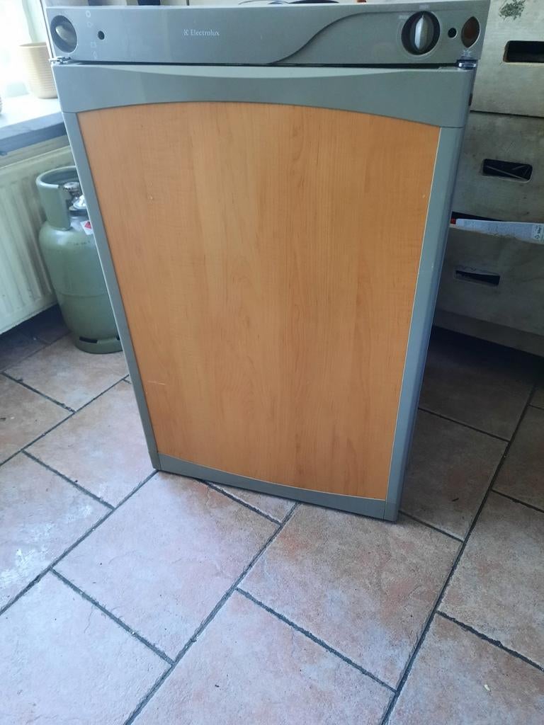 Electrolux RM4601 camper caravan koelkast op gas 12v 220v, Caravans en Kamperen, Camper-accessoires, Ophalen of Verzenden