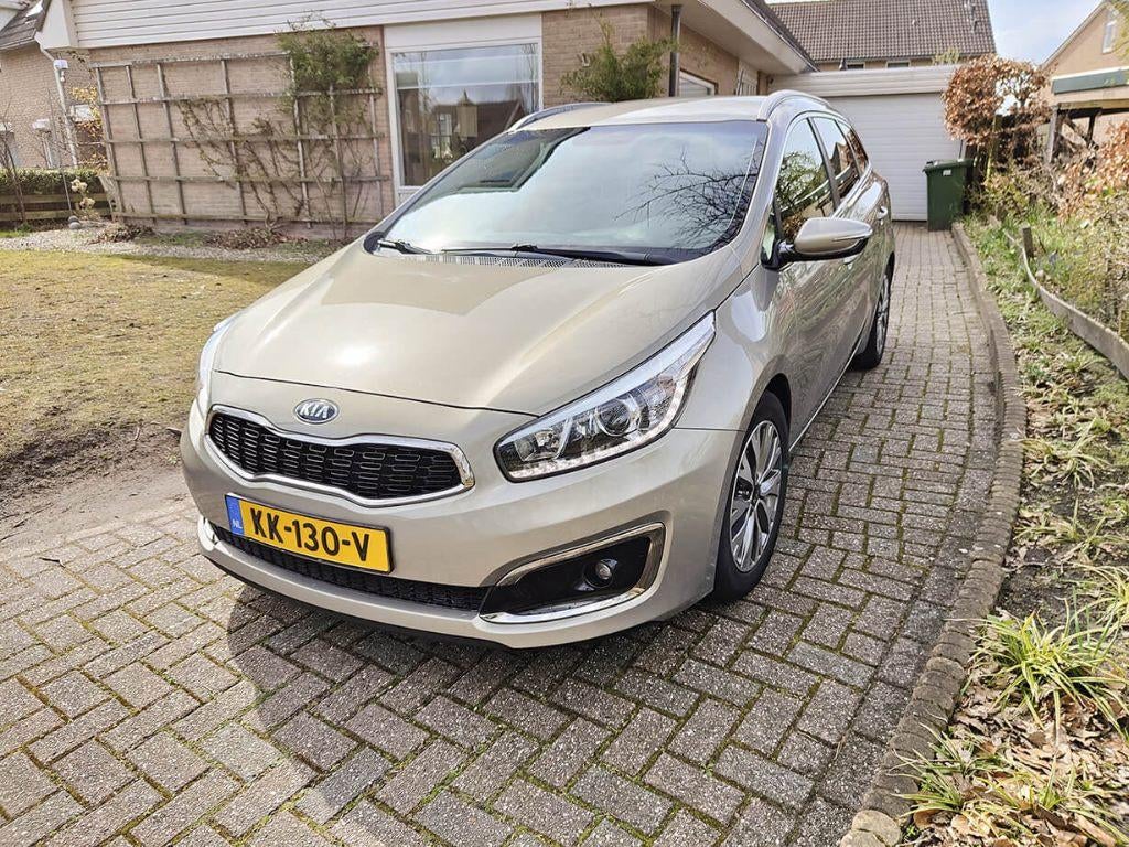Topstaat! NL Kia Ceed 1.6 Sportswagon | 92D km, Auto's, Voorwielaandrijving, 4 cilinders, Leder en Stof, Beige