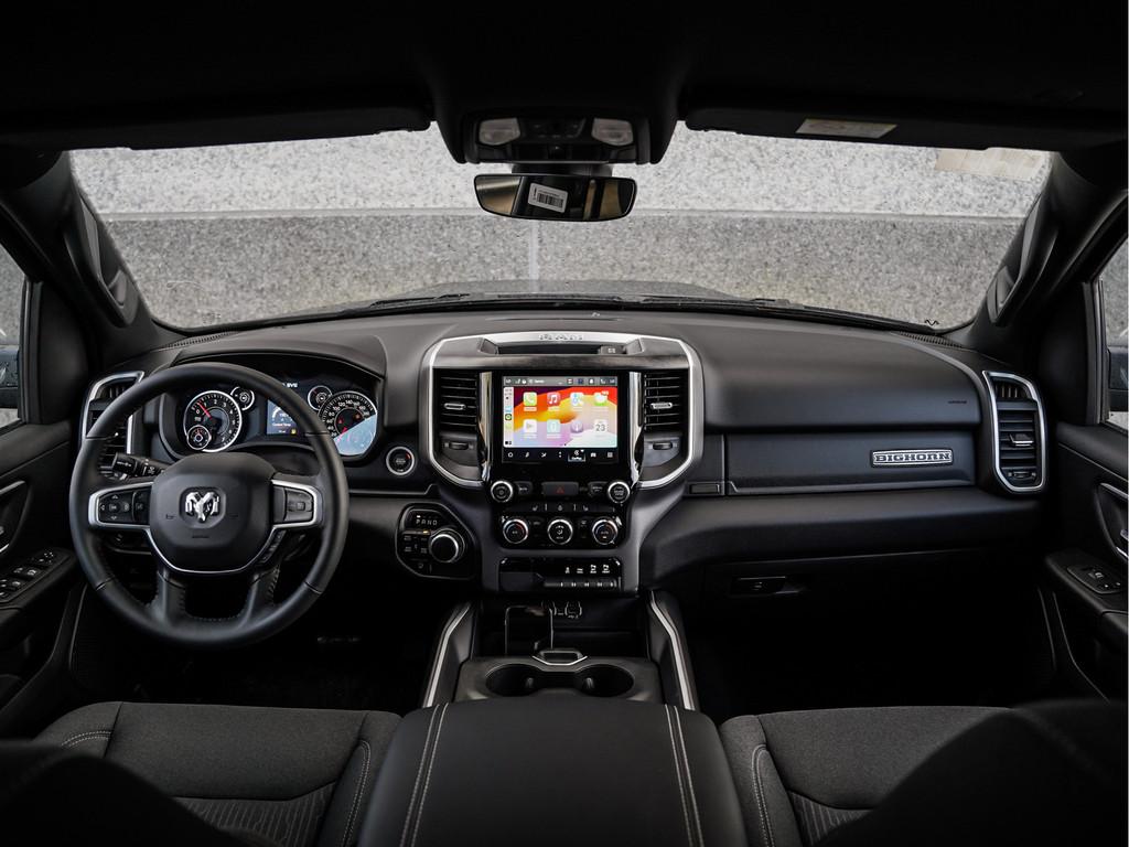 Dodge Ram 1500 Big Horn Night eTorque 3.6L V6 CrewCab 4X4 |N, Auto's, Automaat, Stof, Zwart, 24 maanden