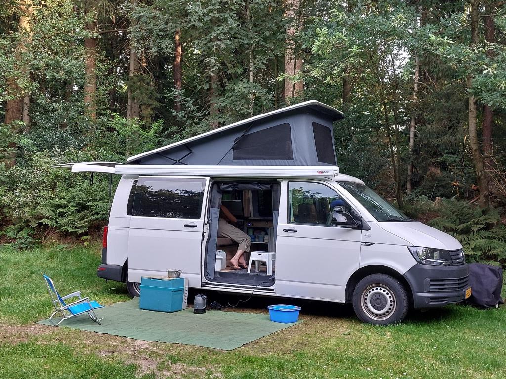 Benzine VW-camper L2 8/2017 met 132 d km, Caravans en Kamperen, Campers, Buscamper of Camperbus, Volkswagen, Particulier, Koelkast