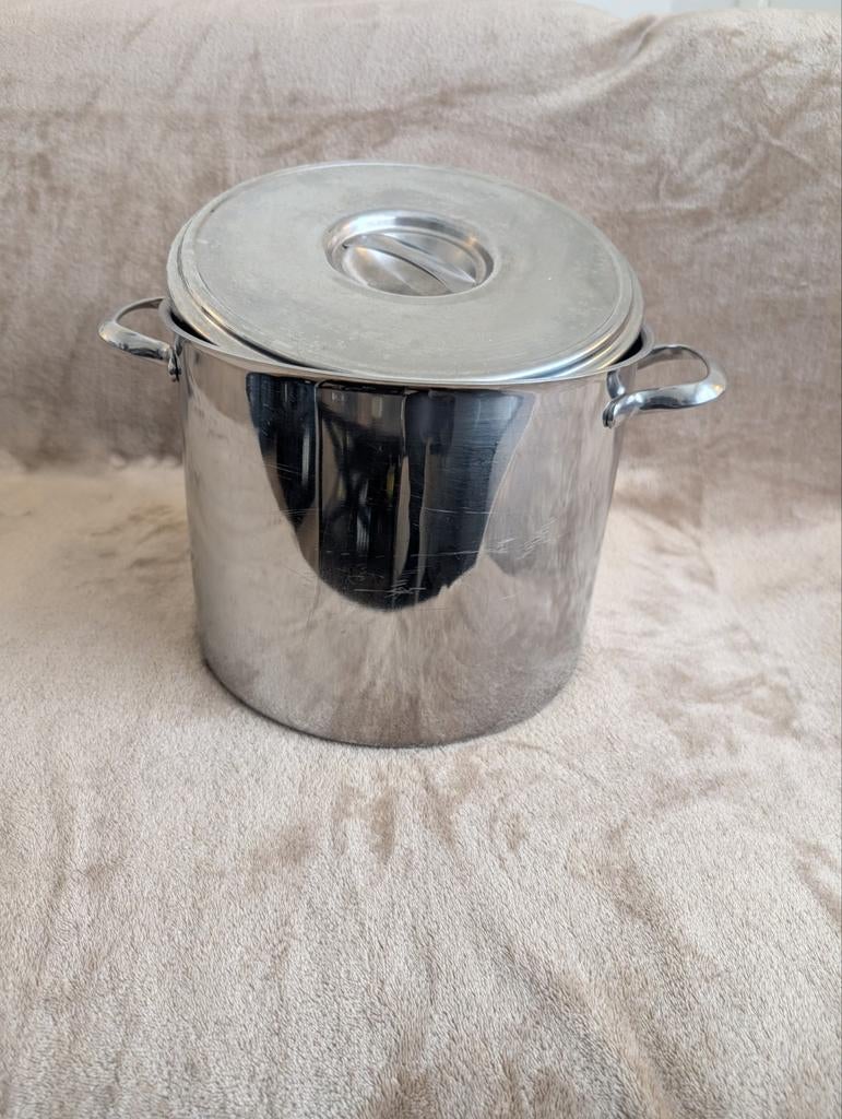 Schulte-Ufer 9 liter soeppan Romana 4351, Huis en Inrichting, Keuken | Potten en Pannen, Kookpan of Snelkookpan, Gebruikt, Keramische plaat