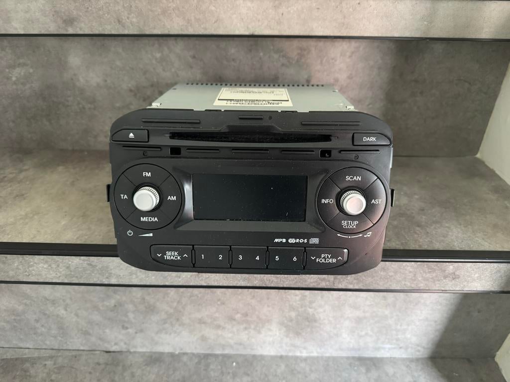 Kia Picanto radio met frame - AM/FM/CD/MP3, Ophalen of Verzenden, Gebruikt