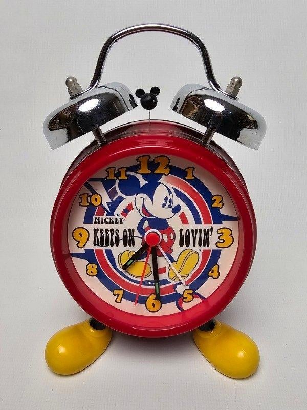# Mickey Mouse Wekker - Rood - Klok - Batterij, Witgoed en Apparatuur, Wekkers, Ophalen of Verzenden, Gebruikt, Analoog