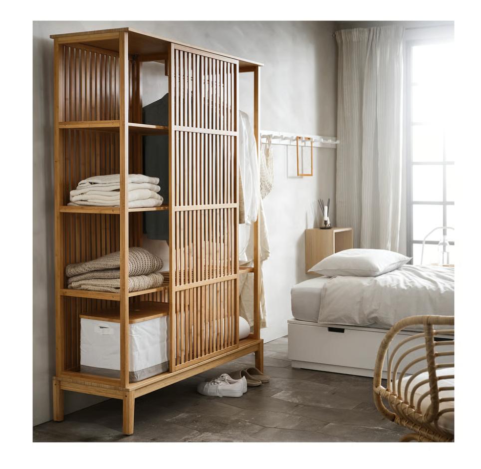 Ikea kledingkast NORDISKA bamboe, Ophalen, Gebruikt, 100 tot 150 cm, Met plank(en)