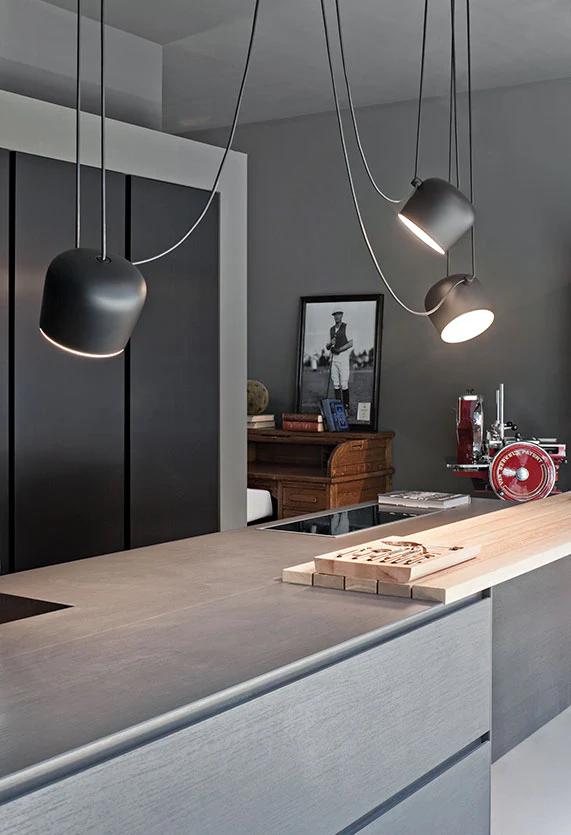 Flos Aim hanglampen – 1x zwart & 1x wit – nieuw in doos, Huis en Inrichting, Lampen | Hanglampen, Ophalen of Verzenden, Nieuw