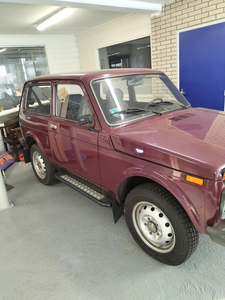 Lada niva 4x4 bouwjaar 2001 eerste eigenaar nl. auto, Auto's, Oldtimers, Achterwielaandrijving, Handgeschakeld, SUV of Terreinwagen