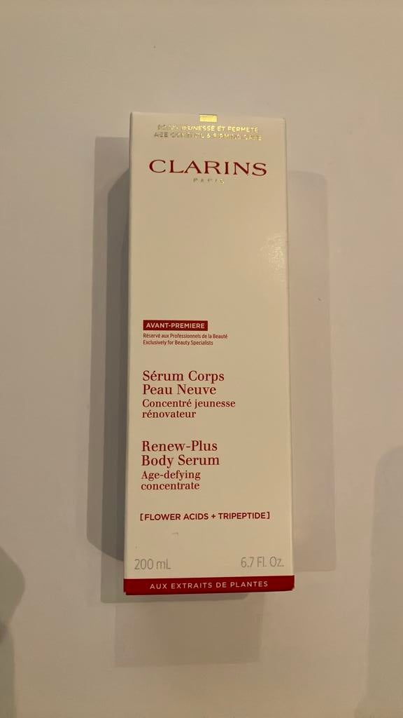 Clarins Renew-Plus Body Serum - 200ml, Verzenden, Nieuw, Bodylotion, Crème of Olie