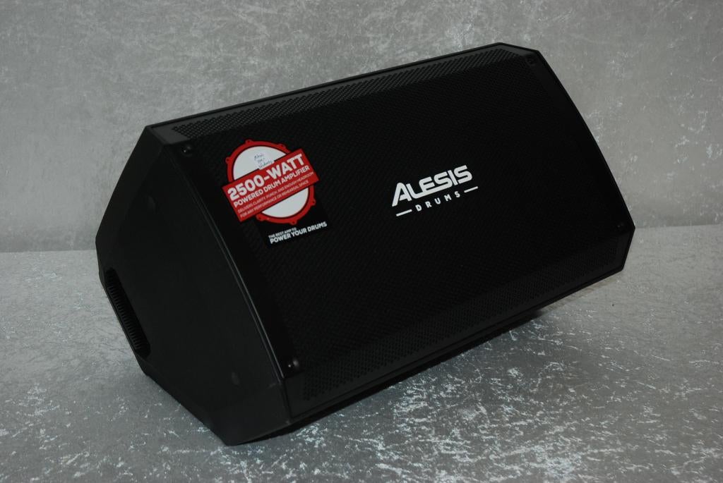 Alesis Strike amp 12 drummonitor 2500 Watt  <26260029>, Muziek en Instrumenten, Instrumenten | Onderdelen, Gebruikt, Drumcomputer