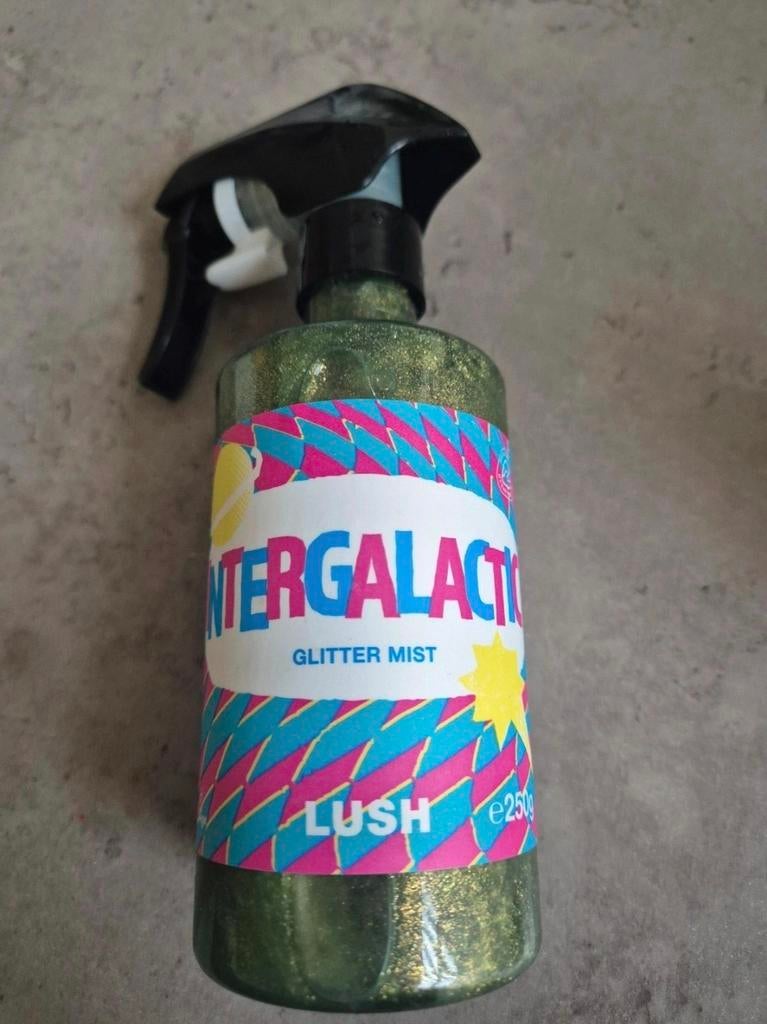 Lush intergalactic glitter mist, Sieraden, Tassen en Uiterlijk, Uiterlijk | Parfum, Ophalen of Verzenden, Nieuw