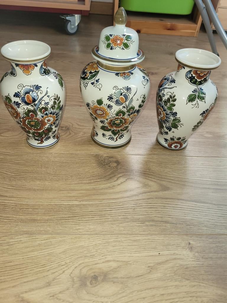 Mooi polychroom delfts kaststel, Ophalen of Verzenden