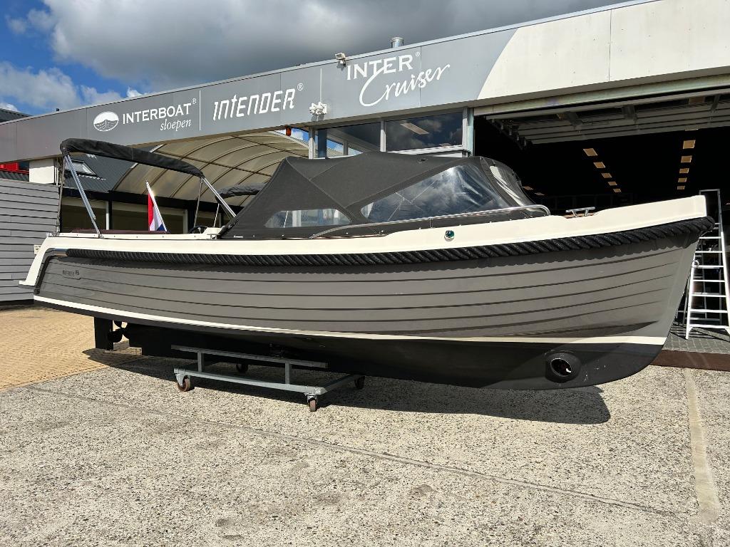 Intender 820 (2020), Ophalen, Gebruikt, 6 meter of meer, Aluminium