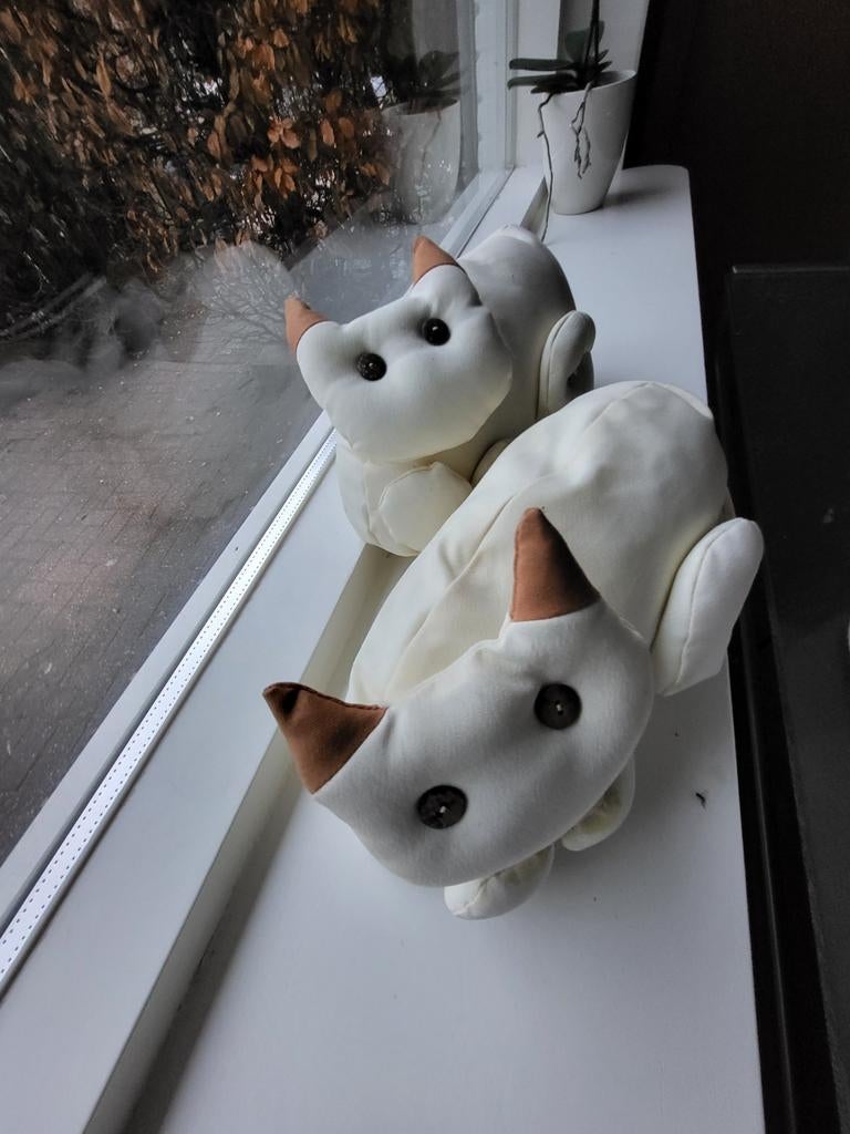 Deurstoppers in de vorm van poes, twee maal, Ophalen of Verzenden