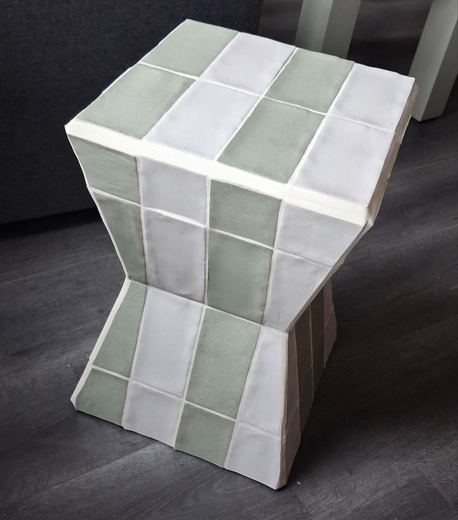 Uniek betegeld tafeltje / bijzettafeltje, Huis en Inrichting, Stoelen, Ophalen of Verzenden