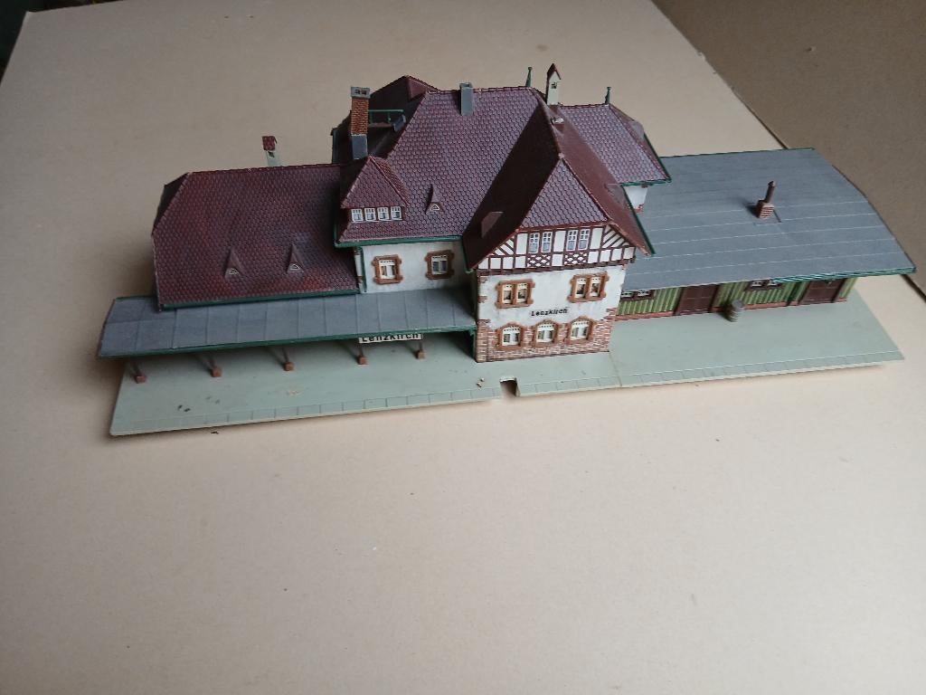 Station Lenzkirch, Overige merken, Gebruikt, Gelijkstroom of Wisselstroom, Brug, Tunnel of Gebouw