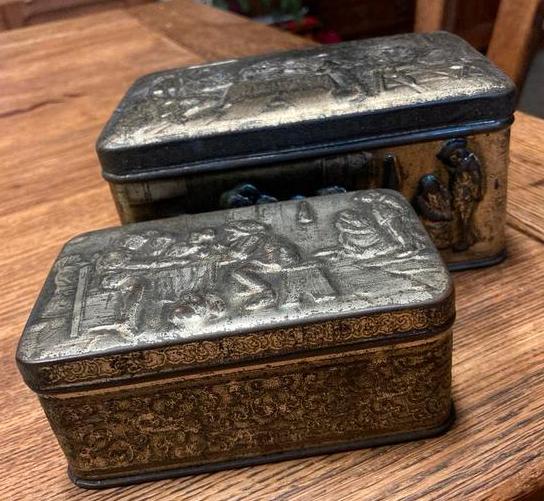 Vintage Koektrommels met Reliëf koek trommels, Verzamelen, Blikken, Ophalen of Verzenden, Gebruikt, Koek(jes), Overige merken