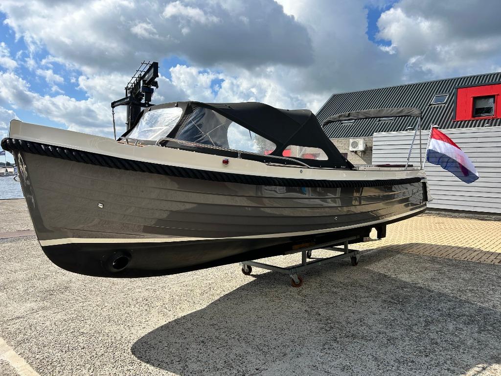 Intender 820 (2020), Ophalen, Gebruikt, 6 meter of meer, Aluminium